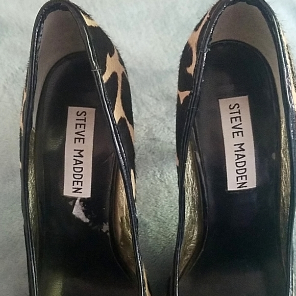 Steve Madden Cow Fur Heels - Picture 7 of 7